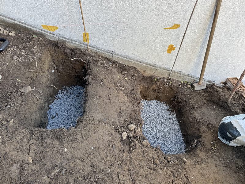 Datei:Fundament kies einfullen.jpg